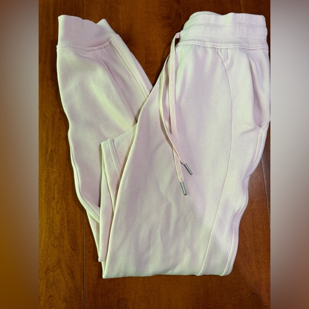 Lululemon Scuba Joggers size 4